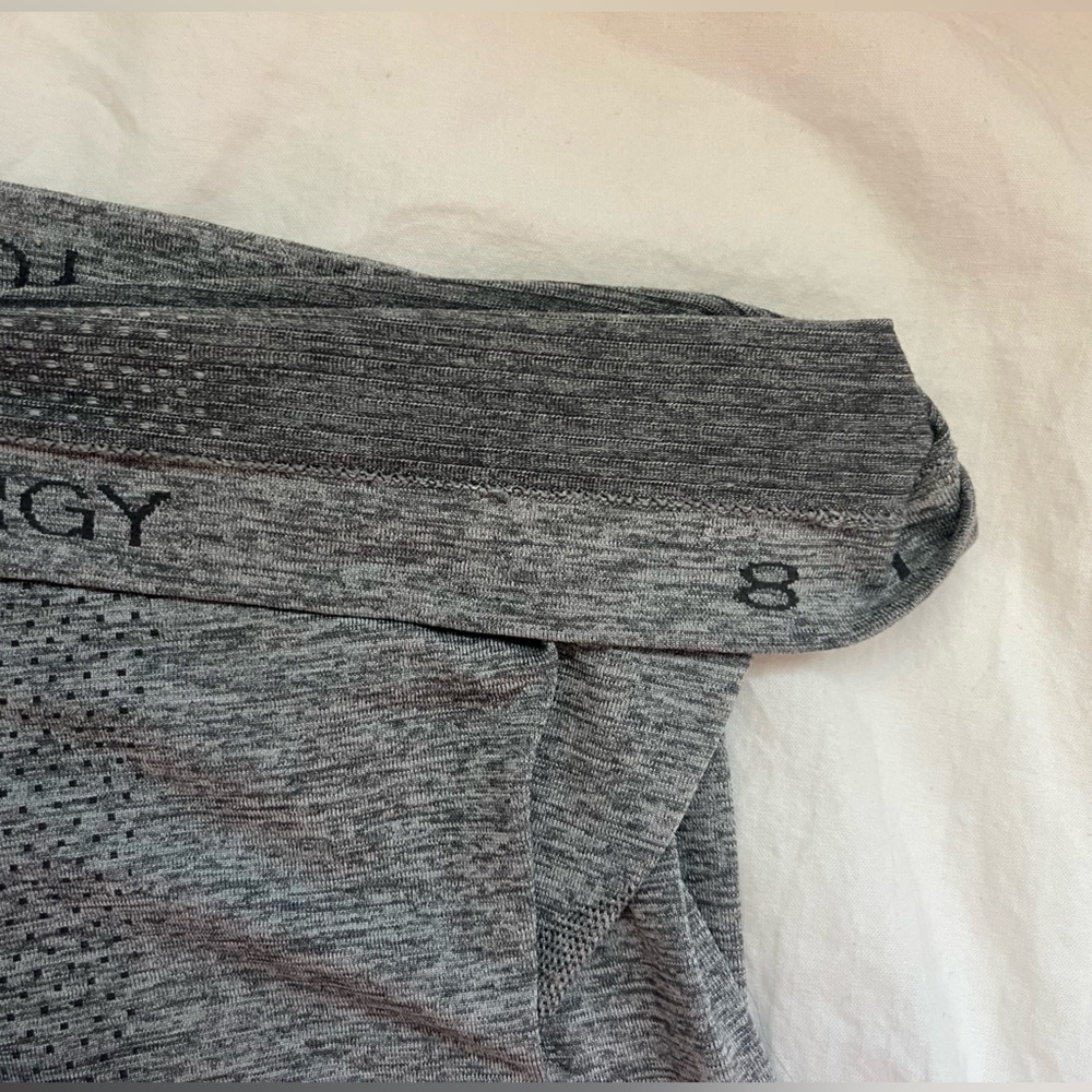 Lululemon swiftly top. Full length grey size 8